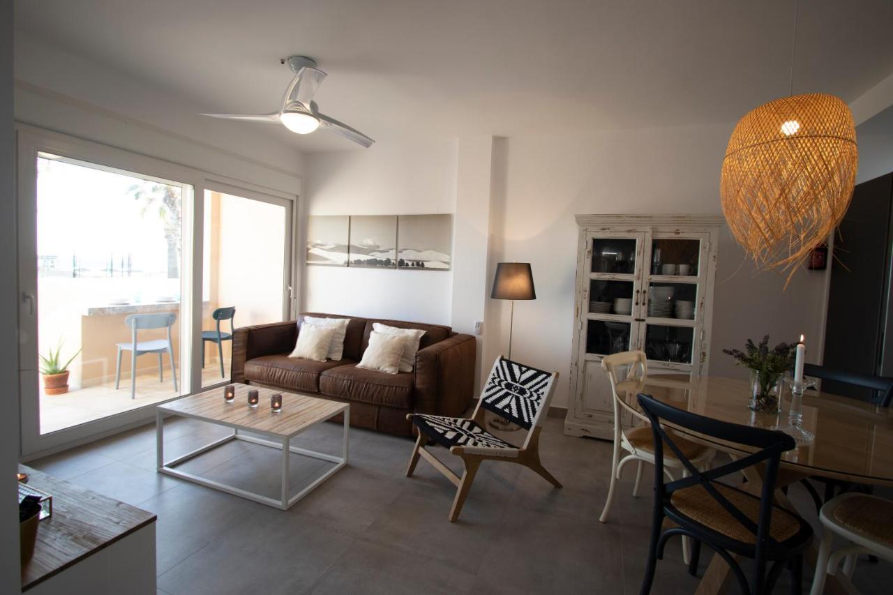 Apartamento en primera línea de playa Tarifa Exterior foto