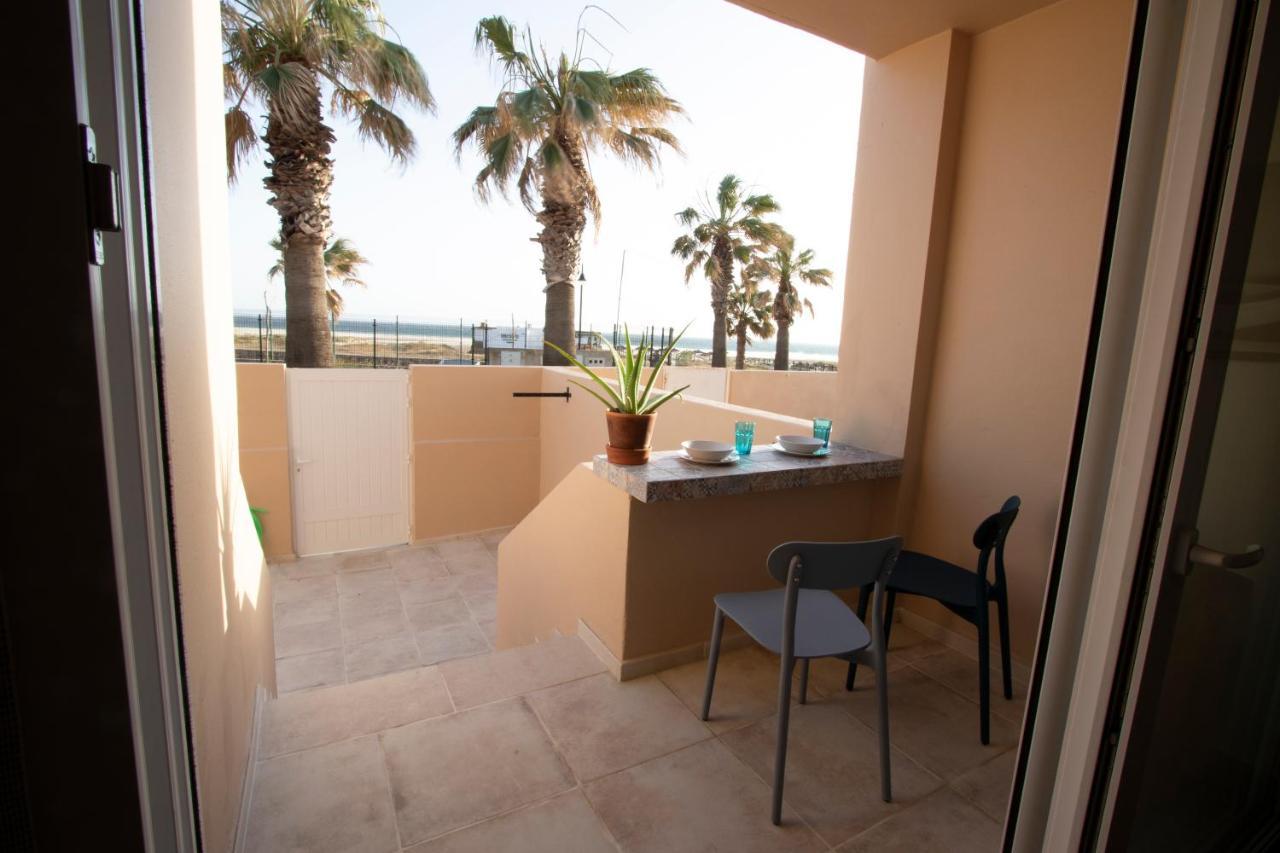 Apartamento en primera línea de playa Tarifa Exterior foto